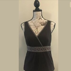 🌻Ann Taylor Sleeveless V-Neck Side Zip Top